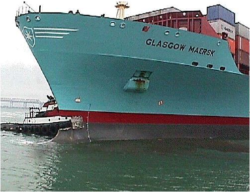 Швартовка контейнеровоза Glasgow Maersk