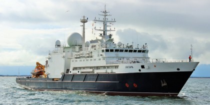 Океанографическое судно Янтарь выходит в открытое море